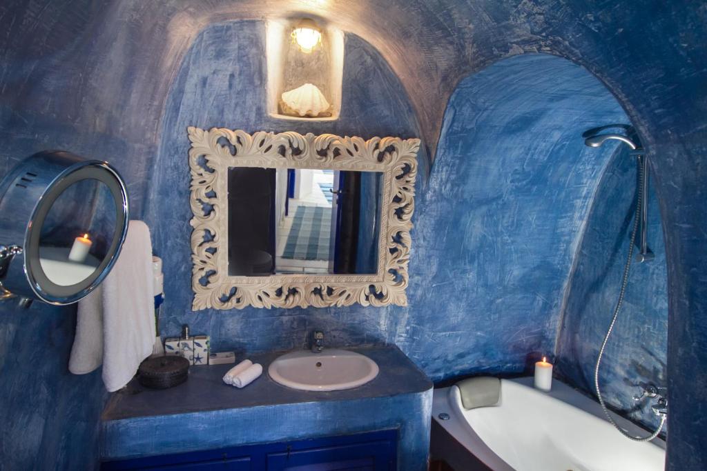 Koupelna v ubytování Ifestio Villas Oia
