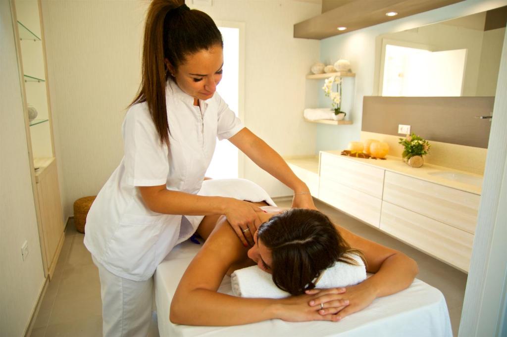 Goście zatrzymujący się w obiekcie Eliantos Boutique Hotel & Spa