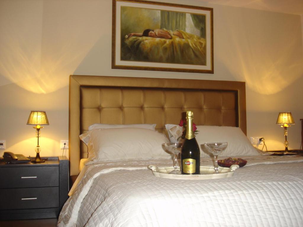 Epavlis Meteora Suites Hotel - Family Room With Meteora View