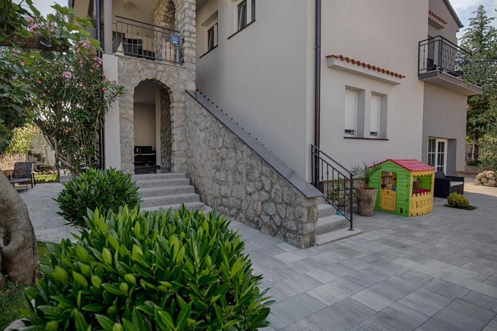 Budynek, w którym mieści się apartament