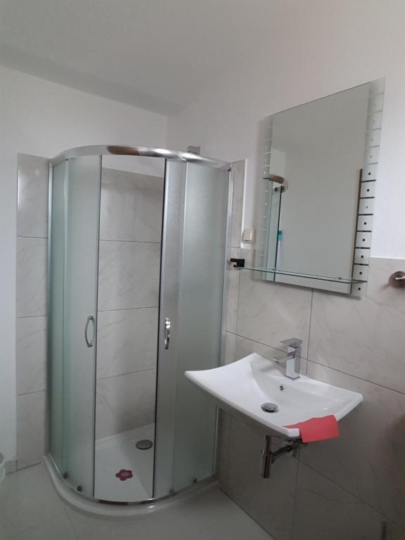 Kúpeľňa v ubytovaní Apartments Megi