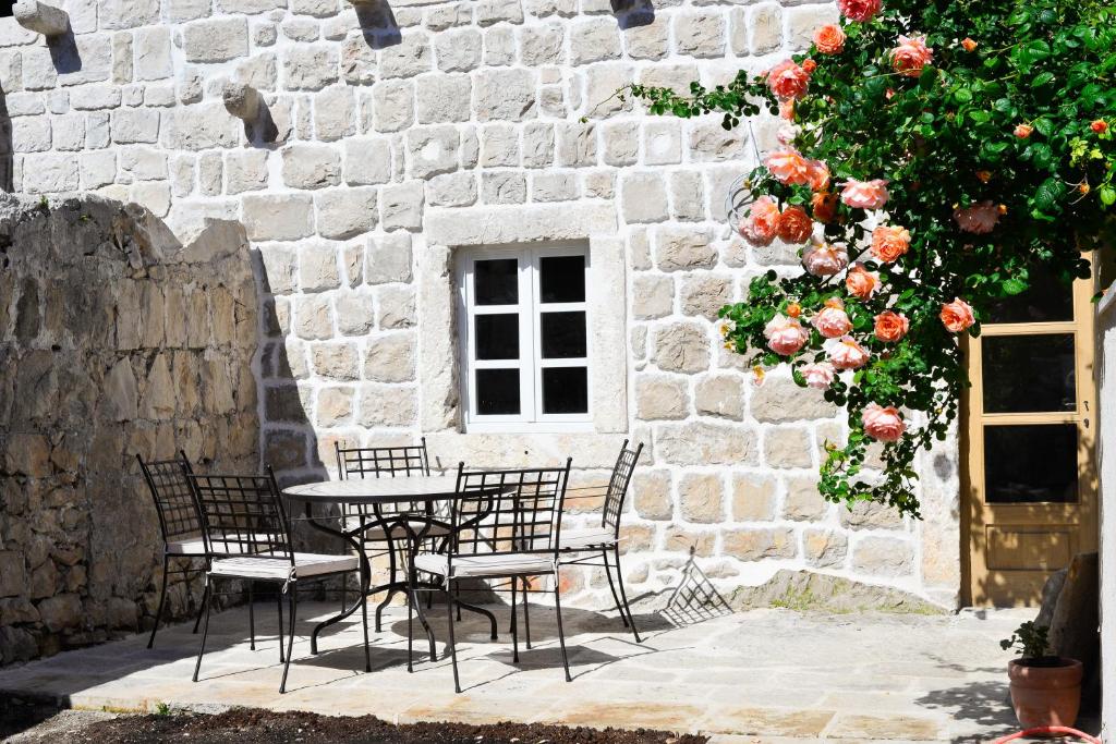 Fotografia z galérie ubytovania Charming Stone House in Cavtat Old Town v destinácii Cavtat