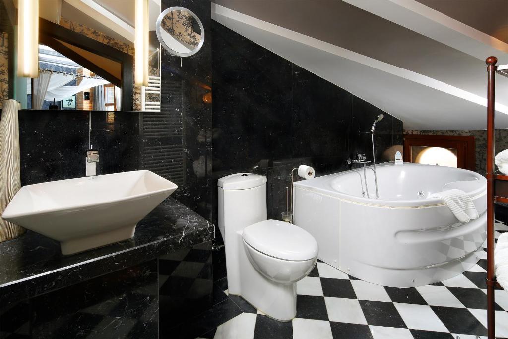 Koupelna v ubytování Hotel Boutique Maribel (Adult Only)