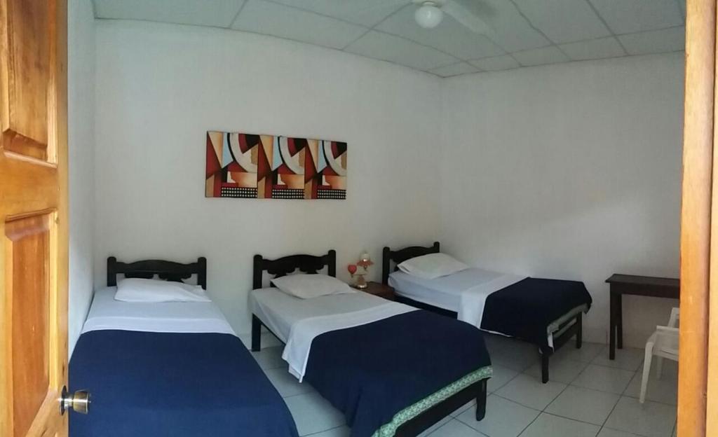 Hostal Casa San Miguel - Triple Room With Private Bathroom