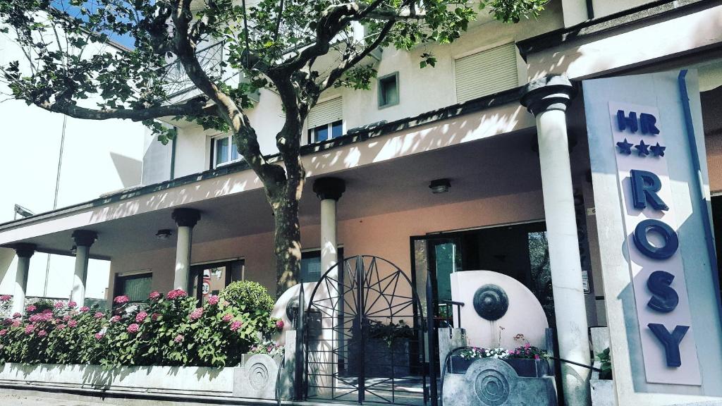 Budova, kde se hotel nachází