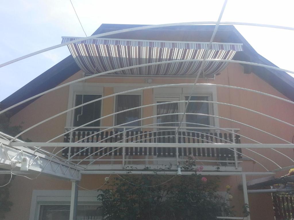 Friends Villa Apartments - Apartamento Con Balcón
