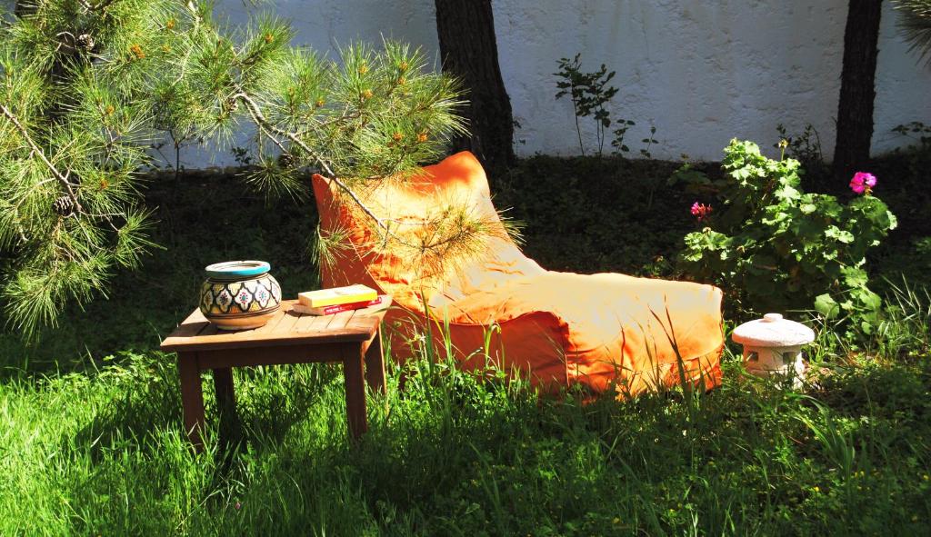 Ogród w obiekcie Milatos Village Cretan Agrotourism Hotel