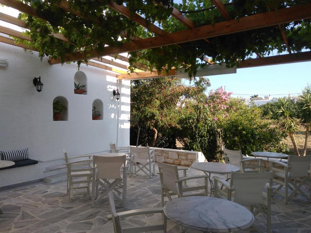 Fotografie z fotogalerie ubytování Roussos Beach Hotel v destinaci Nausa