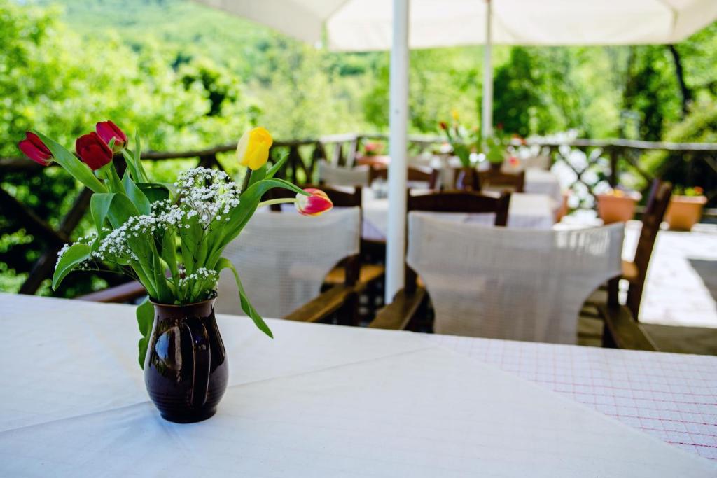 Restaurace v ubytování Arxontiko Agonari