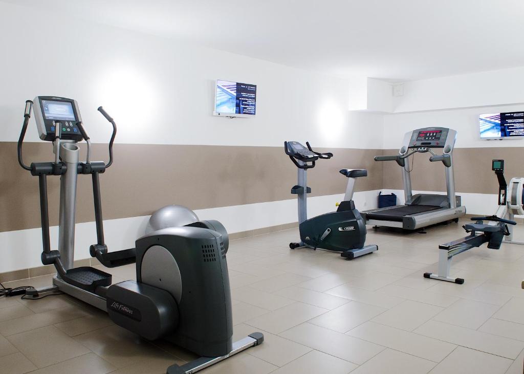 Fitness centrum a/nebo fitness zařízení v ubytování Hôtel In Situ