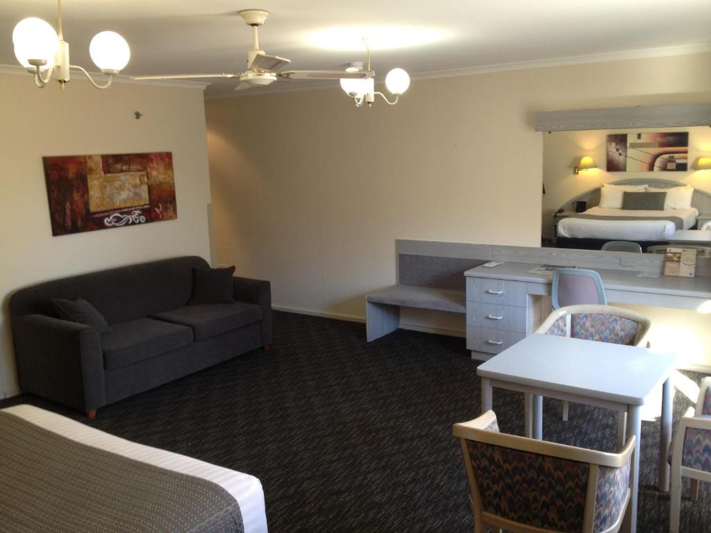 Adelaide Royal Coach - Resim 13