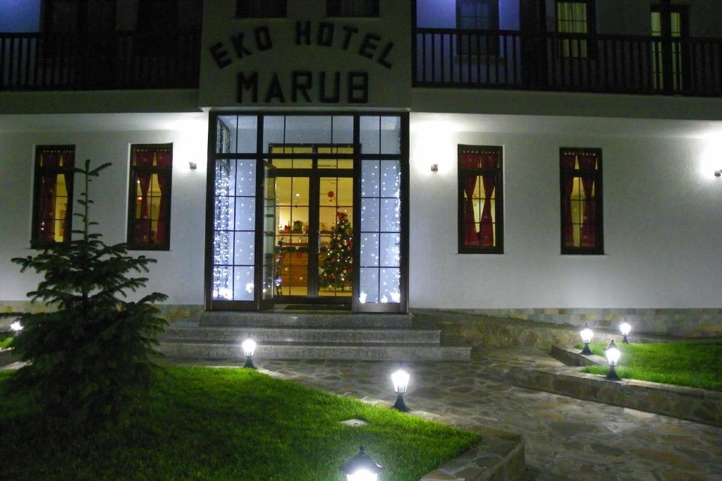 Eine Fassade oder ein Eingang zu Hotel Marub