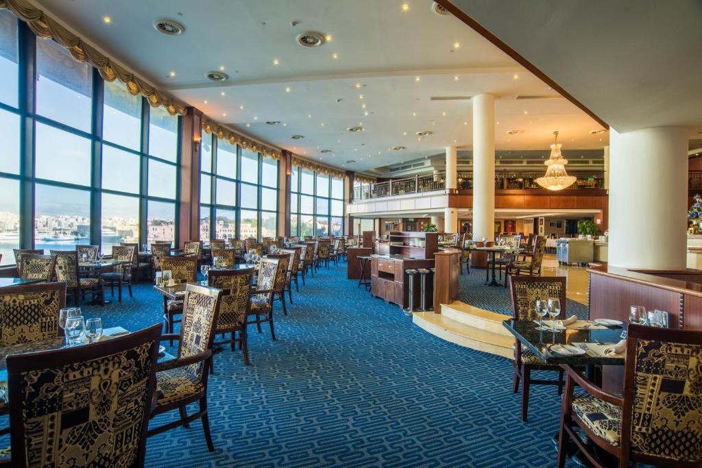 Restaurace v ubytování Grand Hotel Excelsior