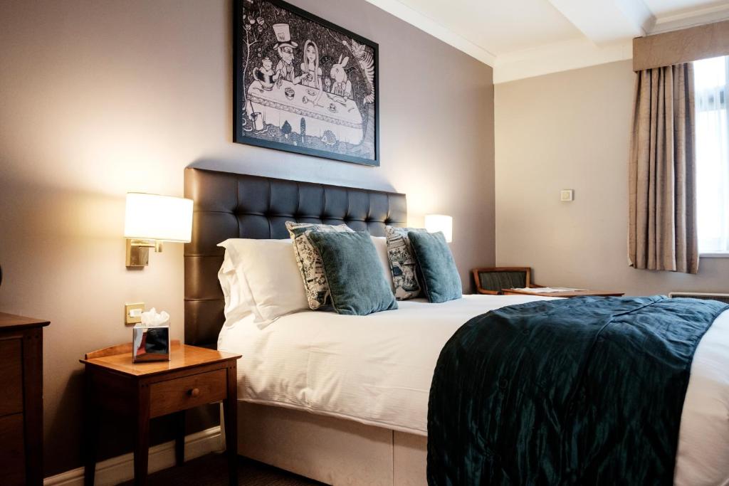 The Mad Hatter Hotel - Resim 31