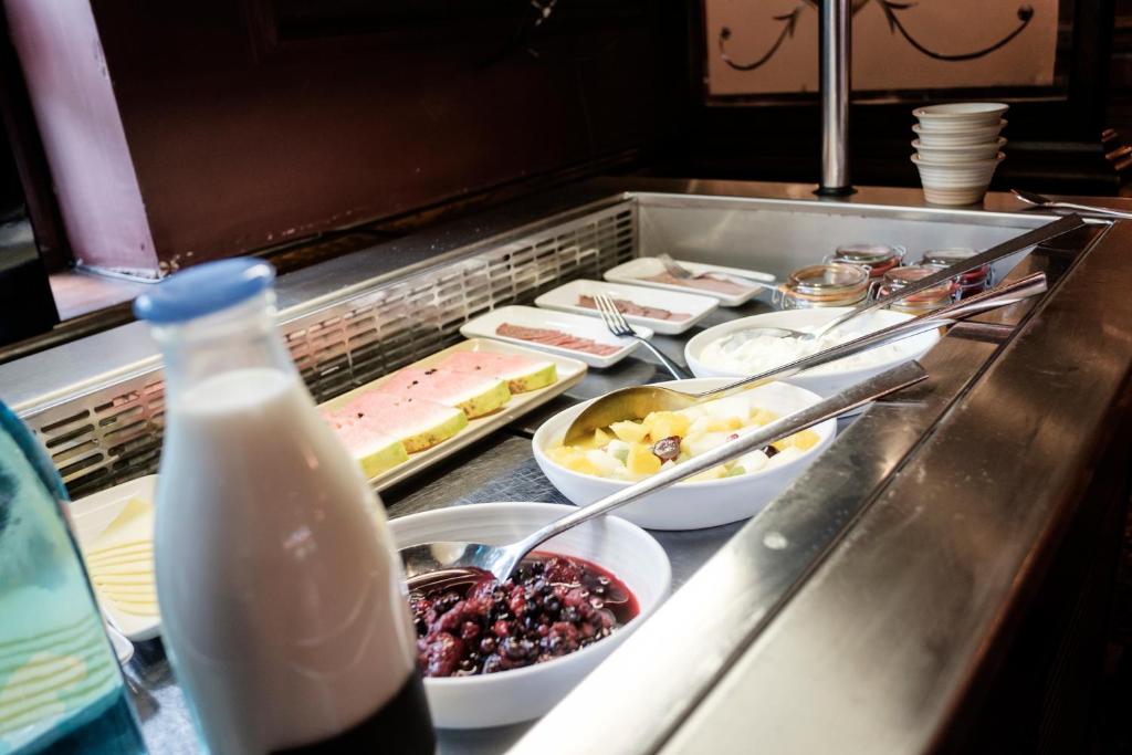 The Mad Hatter Hotel - Resim 39