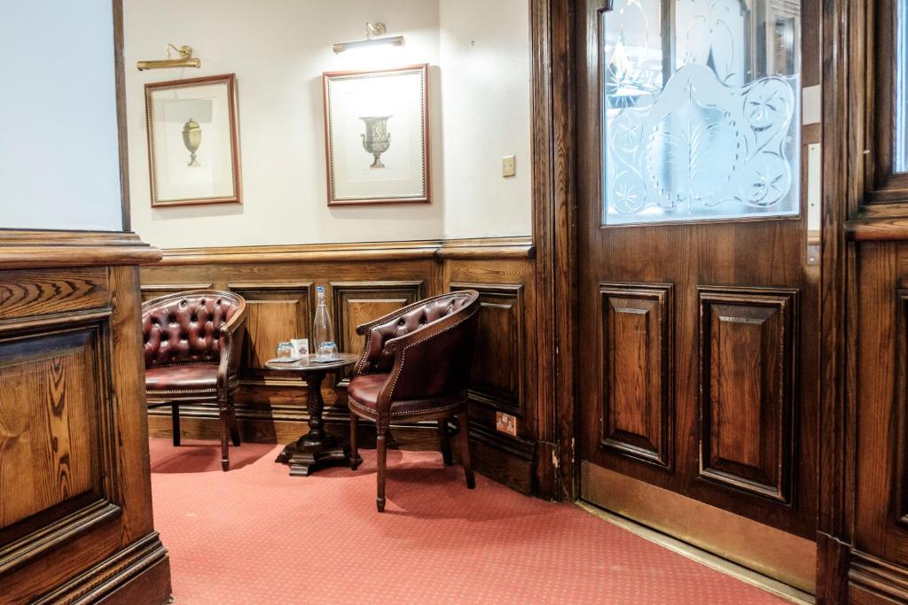 The Mad Hatter Hotel - Resim 15