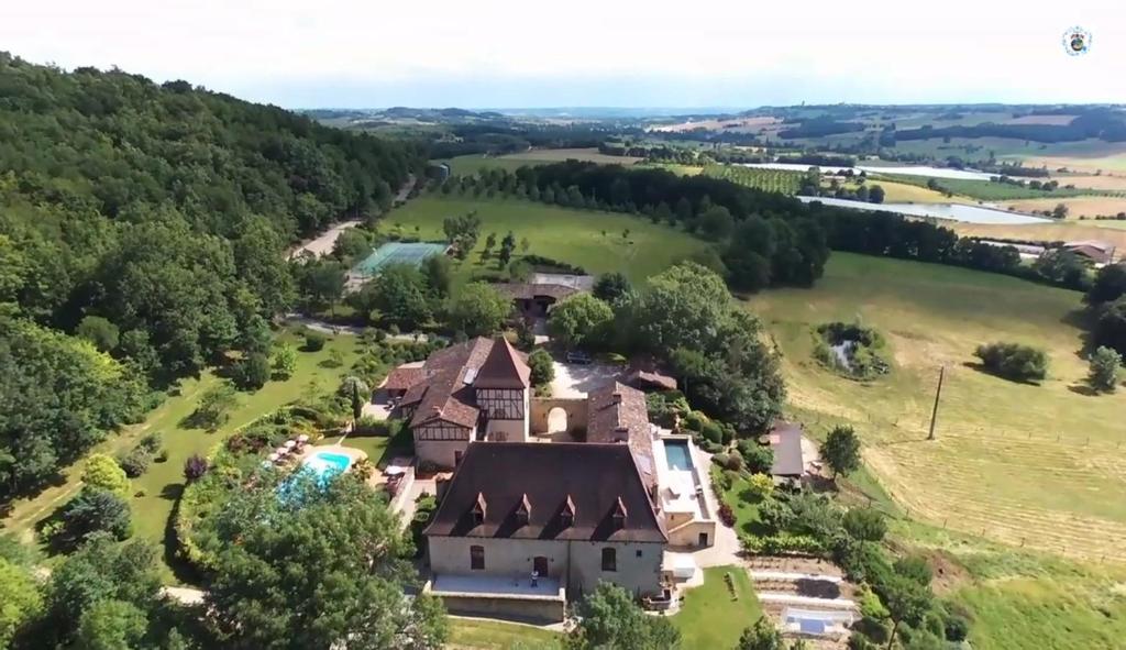 Vedere de sus a Chambres d'Hôtes de Charme du Château de Missandre