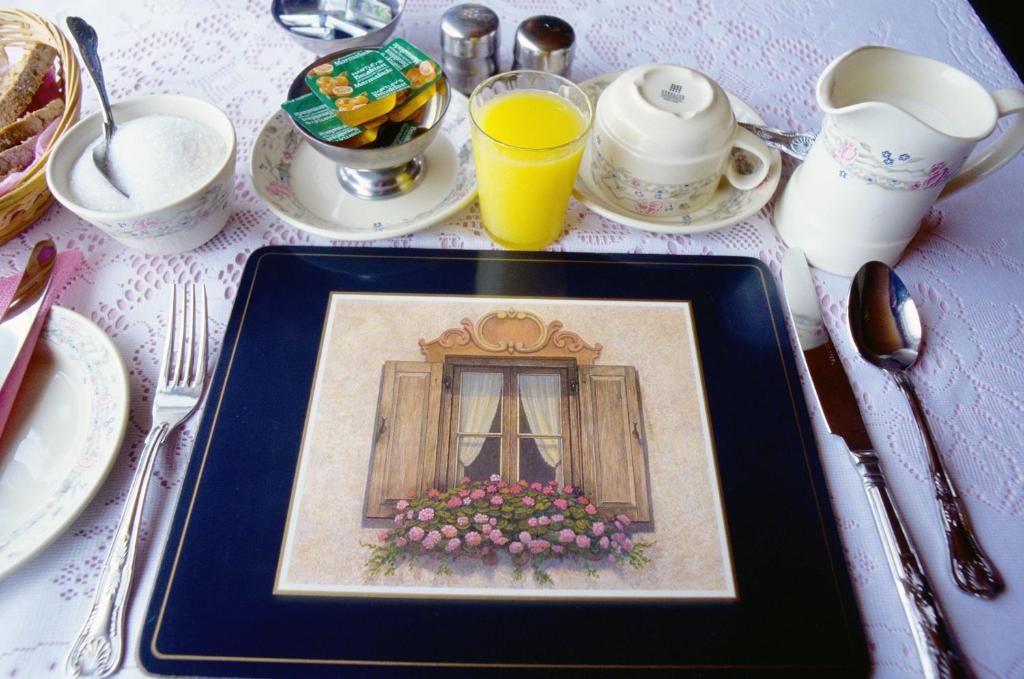 Jedlo v ubytovaní bed & breakfast alebo blízkom okolí