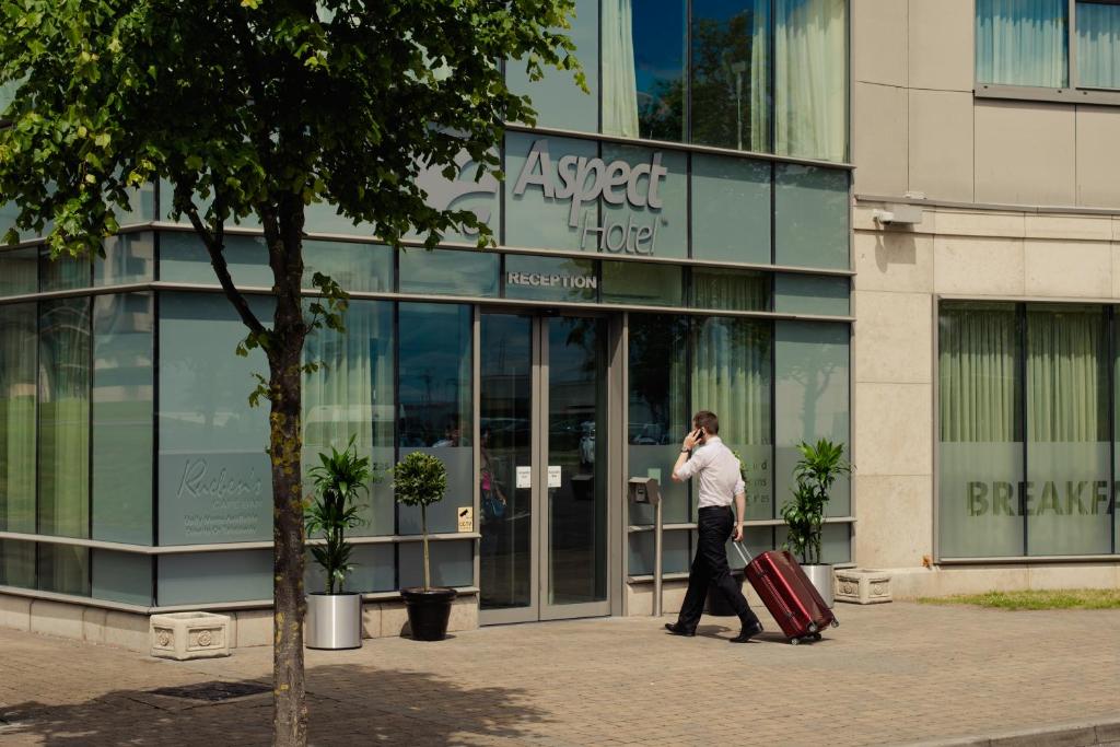 Hosté ubytování Aspect Hotel Park West