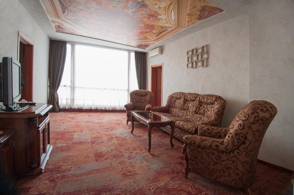 TV a/nebo společenská místnost v ubytování Mercury Hotel-Premium All Inclusive