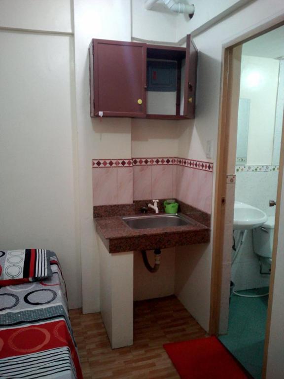 Cucina o angolo cottura di Budget Studio Unit in Makati