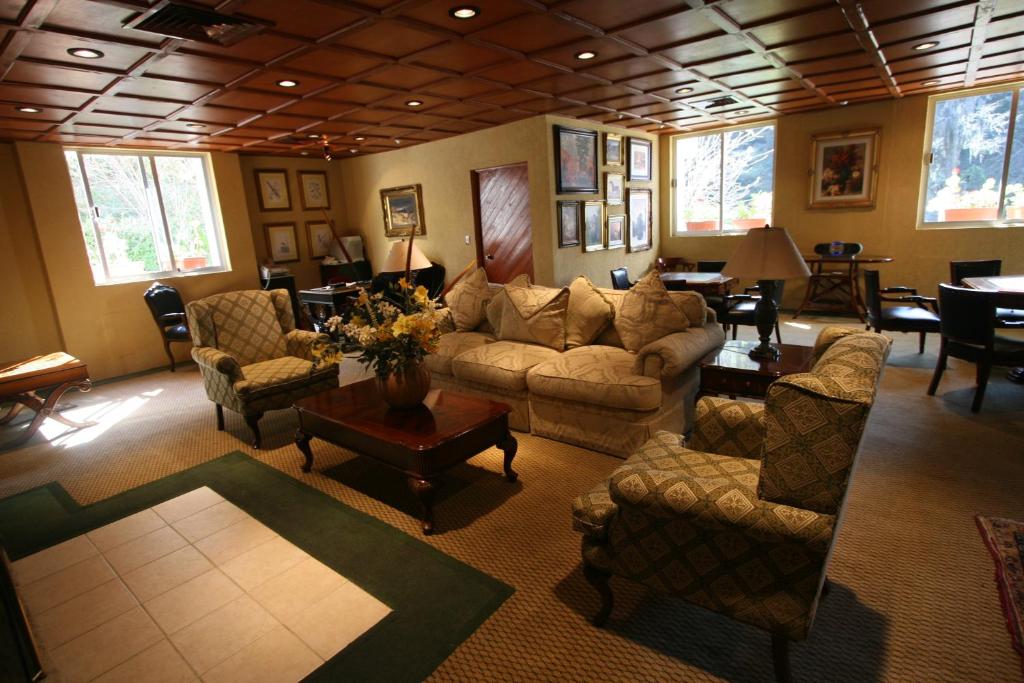 Posezení v ubytování Hotel El Paraiso