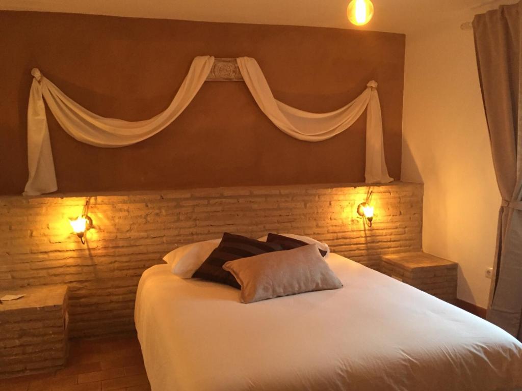 Booking.com: Hotel Hacienda Las Alcabalas , Morón de la ...