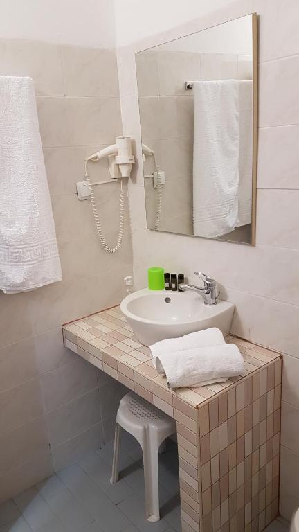 Efrosini Hotel Apartments & Studios - 11