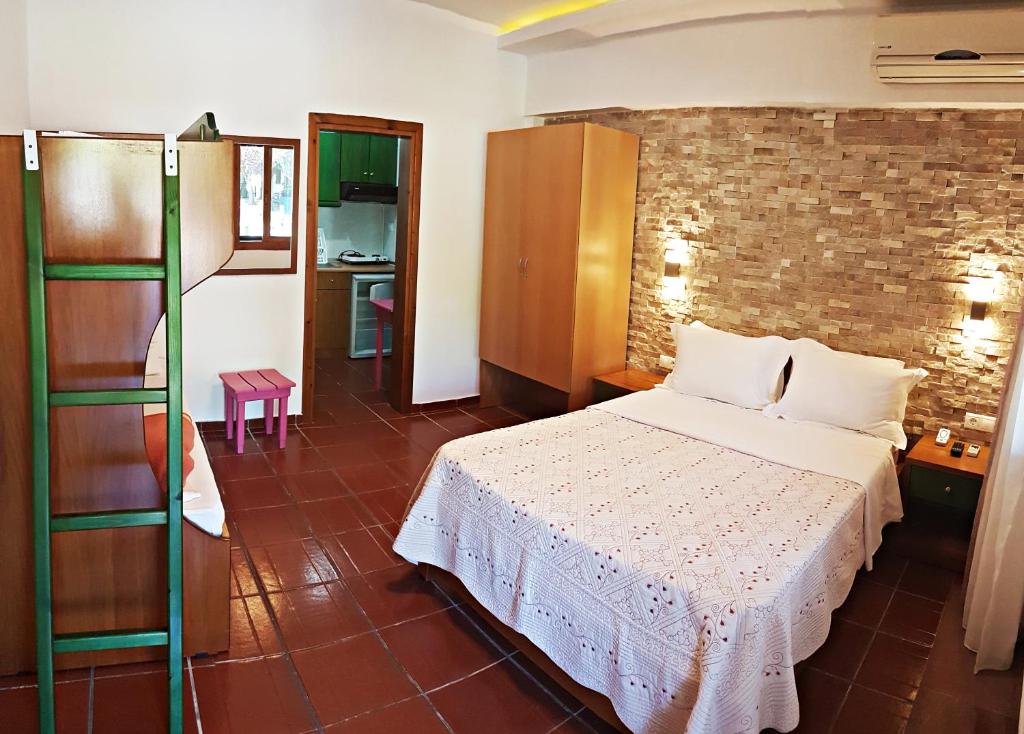 Efrosini Hotel Apartments & Studios - 10