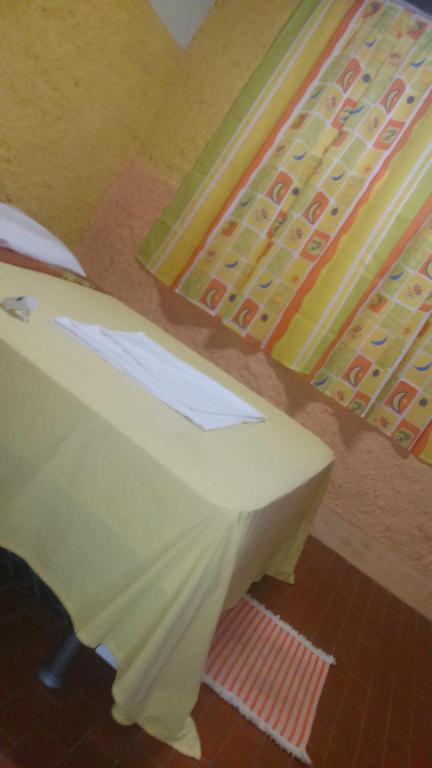 Postel nebo postele na pokoji v ubytování Praieiro Hostel Albergue