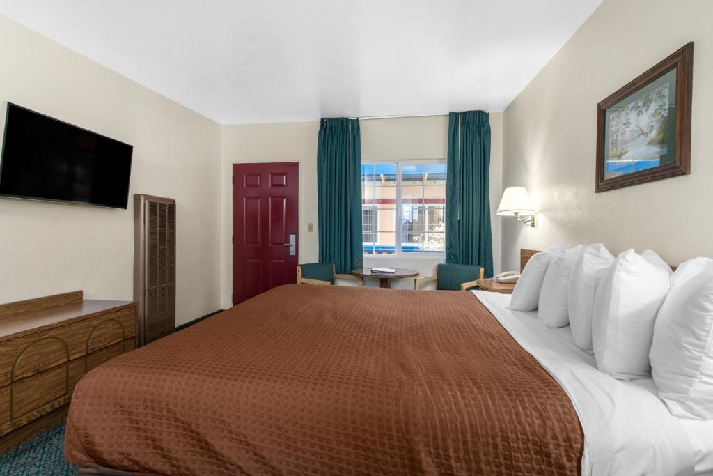 Eureka Town House Motel - Historic Old Town photo