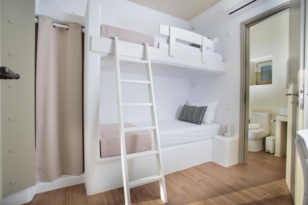 Koupelna v ubytování Natura Villas Paros