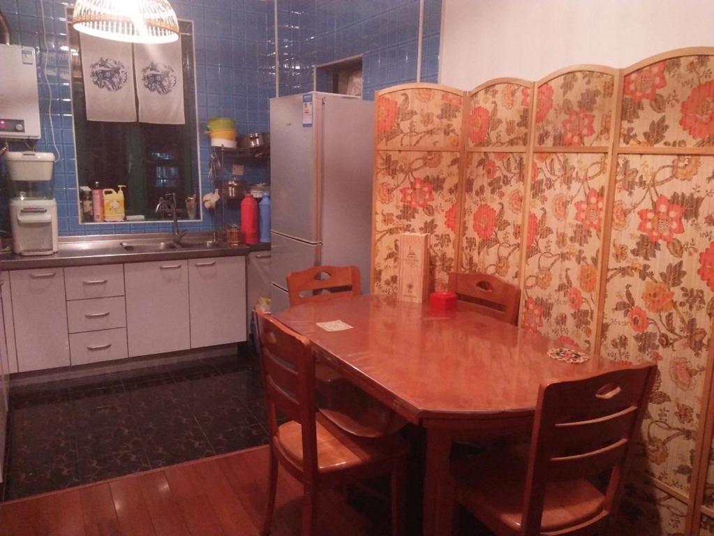 Kuchyň nebo kuchyňský kout v ubytování Yi Ju Homestay-ZhuanQiao Subway Station, MinHang District