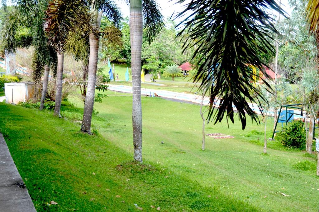 Zahrada ubytování Caliraya Resort Club