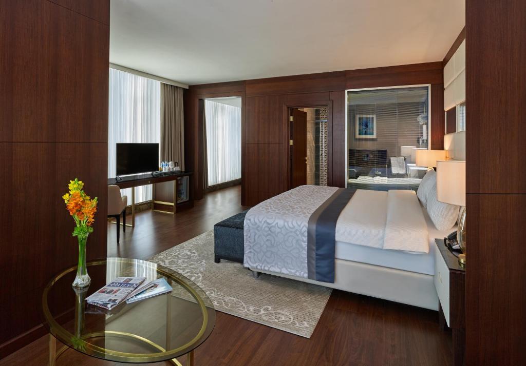 Cama ou camas em um quarto em Elite World Grand Istanbul Basın Ekspres