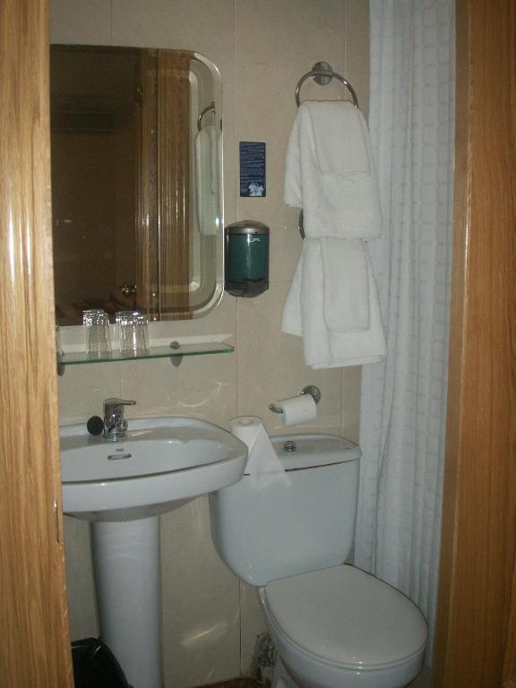A bathroom at Hostal La Nava