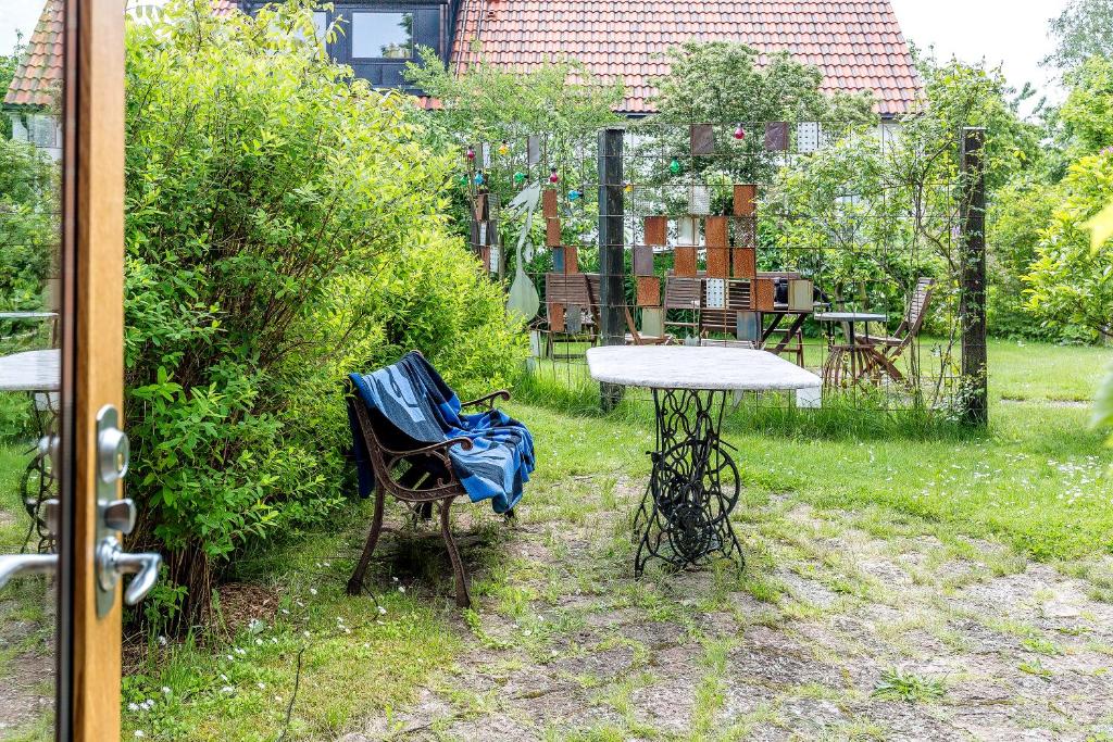 Zahrada ubytování Litet Gästhus i Sankt Olof