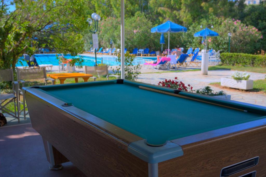 Bazén v ubytování Nafsika Hotel - Adults Only nebo v jeho okolí