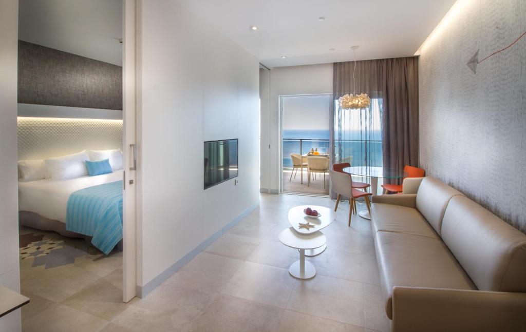 Suitopía - Sol y Mar Suites Hotel, Calpe – Bijgewerkte ...