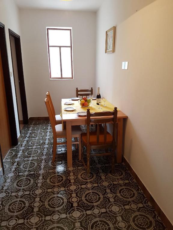 Fotografie z fotogalerie ubytování Apartment in Lukovo Sugarje 27036 v destinaci Lukovo Šugarje