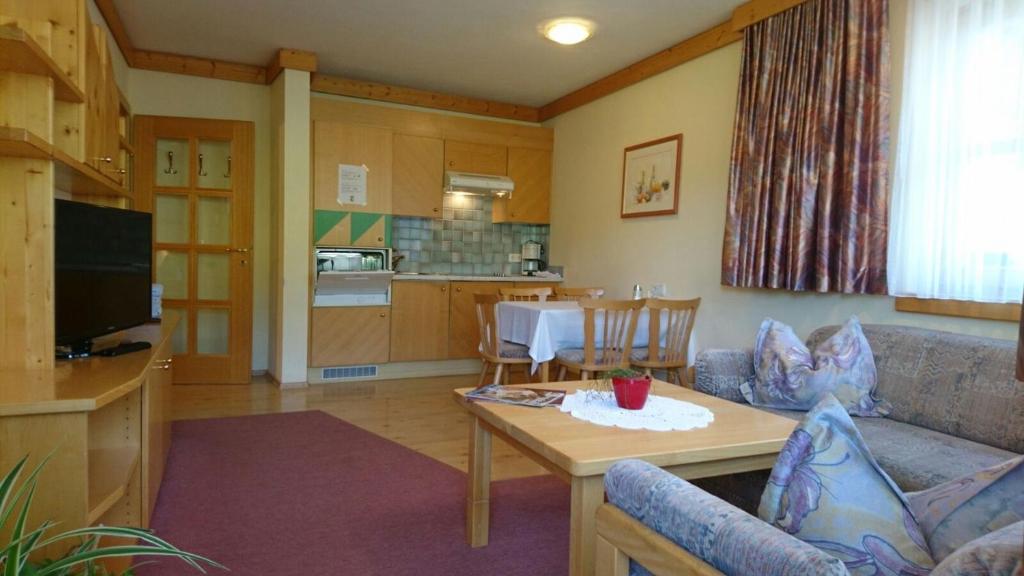 Kuchyň nebo kuchyňský kout v ubytování Appartementhotel Hechenberg