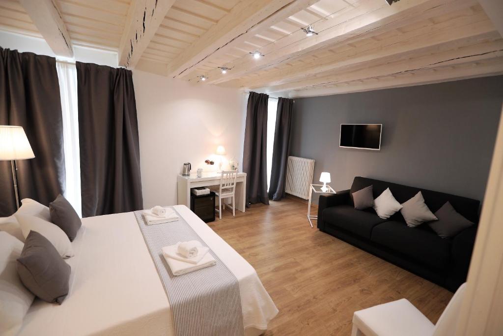 La Maison De Charme ROOMS - 9