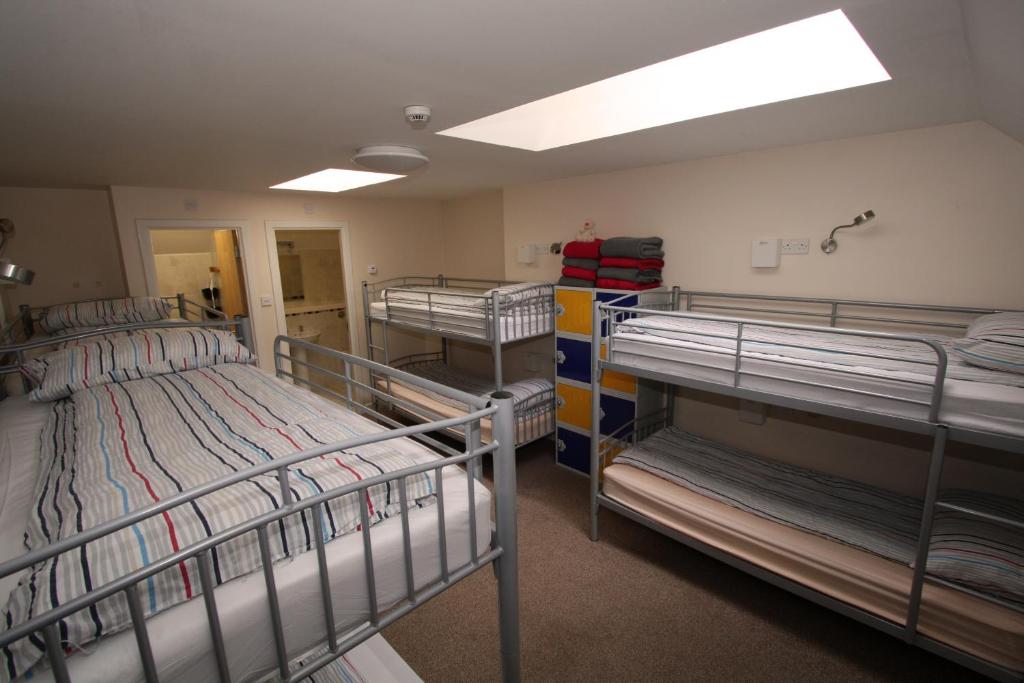 Postel nebo postele na pokoji v ubytování Ballater Hostel