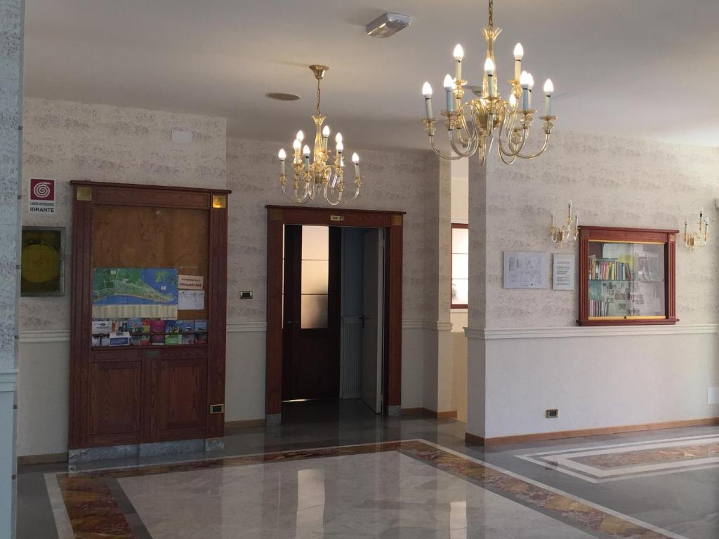 Lobby alebo recepcia v ubytovaní Hotel Consuelo