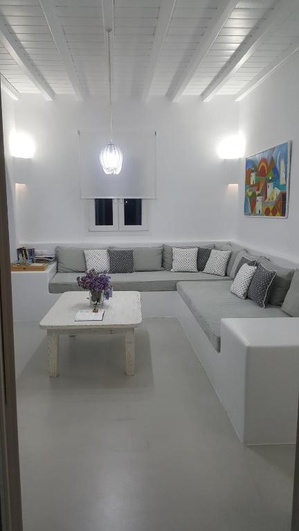 TV a/nebo společenská místnost v ubytování Otherview Villa
