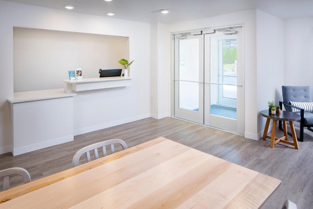 Fotografie z fotogalerie ubytování WoodSpring Suites Seattle Everett v destinaci Everett