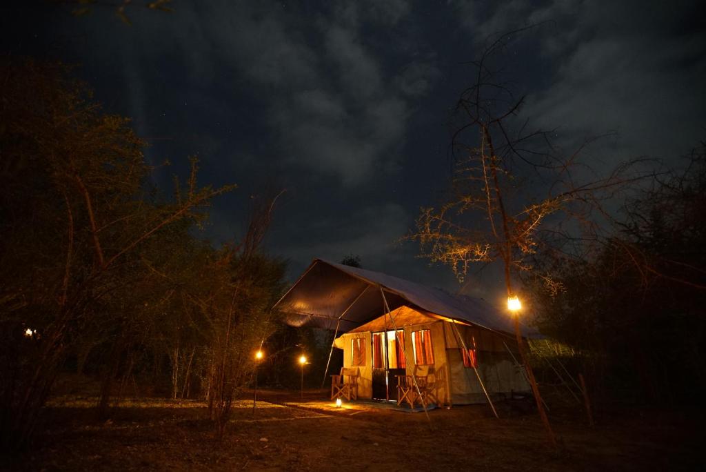 Budova, kde se the luxury tent nachází