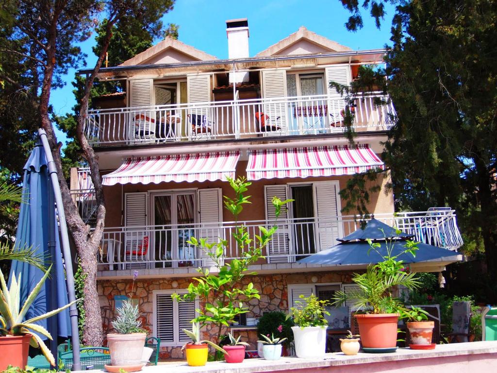 Adrienn Apartments - Apartamento Con Vista Al Mar