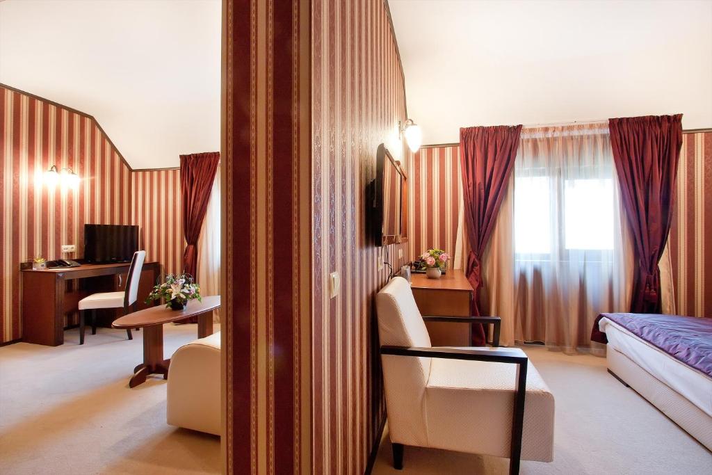 Best Western Plus Bristol Hotel - Suite De Reine Supérieure