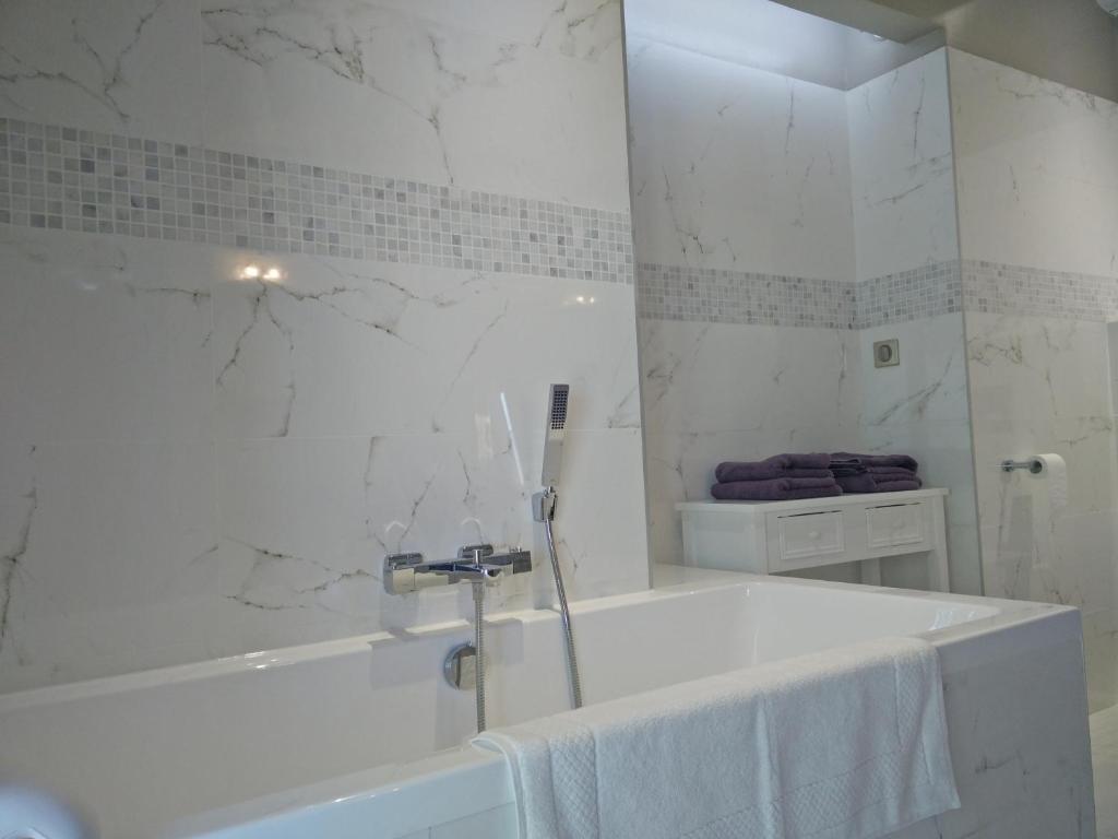 La Barbotiere - Superior Queen Room